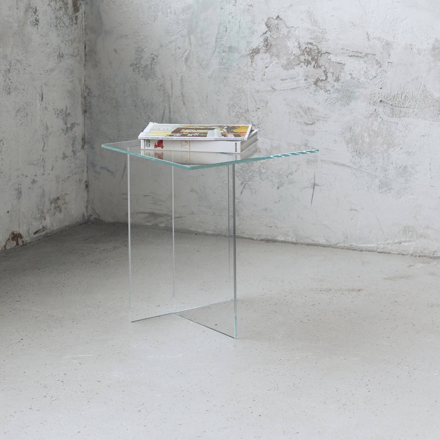 Mono Clear Side Table